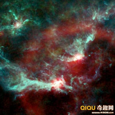 ��ͼ���������ʿ����ǲ�׽�����Ի�����Ծ�ĺ����γ���������ɫͼ����<a href=http://www.xinjiewang.com/duanxin/12/ target=_blank class=infotextkey>�ۺ�</a>���ʿ�����Ƶ�ʶε������Ƶõ�