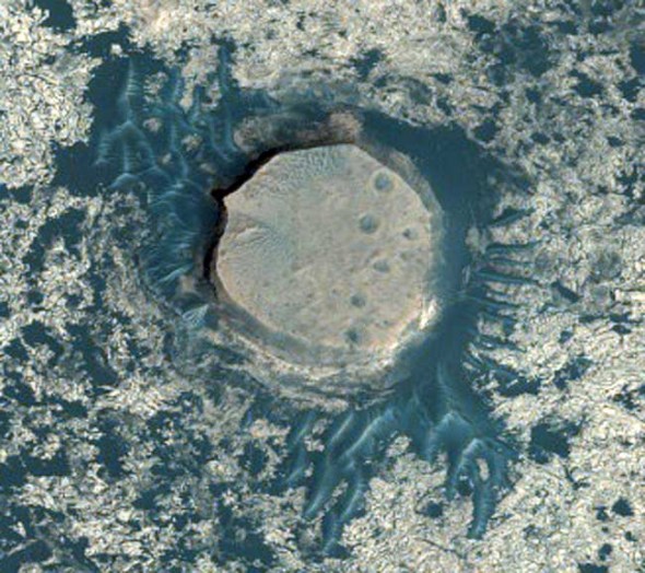 &ldquo;��������&rdquo;�ĺ�ɫɳ��ͻ�ɽ��