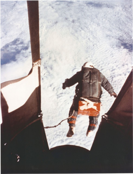 Ŀǰ�߿���ɡ�������¼�������վ�������УԼɪ��-��͢��Joseph Kittinger����1960�괴���