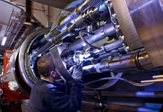 ����ǿ�Ӷ�ײ���ҿ�������Դ֮��